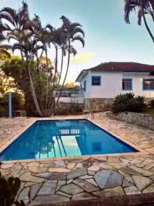 Chácara com 2 Suítes, Piscina e Campo de Futebol em Lambari-