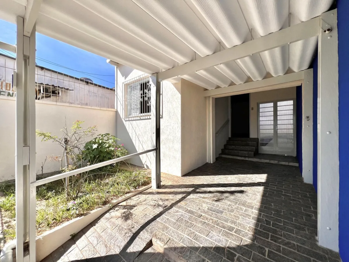 Casa térrea à venda no Centro de Atibaia