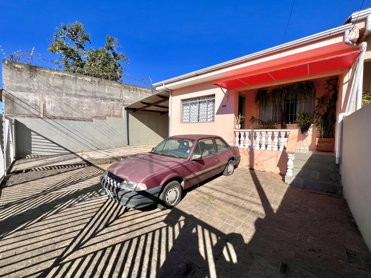 Casa térrea no Jardim Cerejeiras em Atibaia